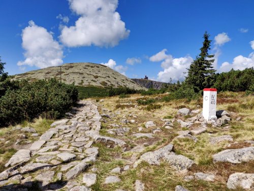 Die Elbquelle und der höchste Wasserfall der Tschechischen Republik über Špindlerův Mlýn