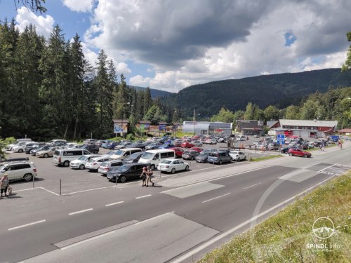 Parken in Špindlerův Mlýn