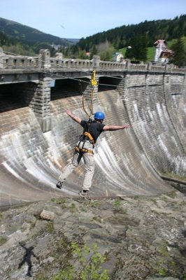 Zip line - přemostění přehrady - Yellow point