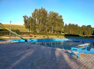 Udendørs swimmingpool Mříčná