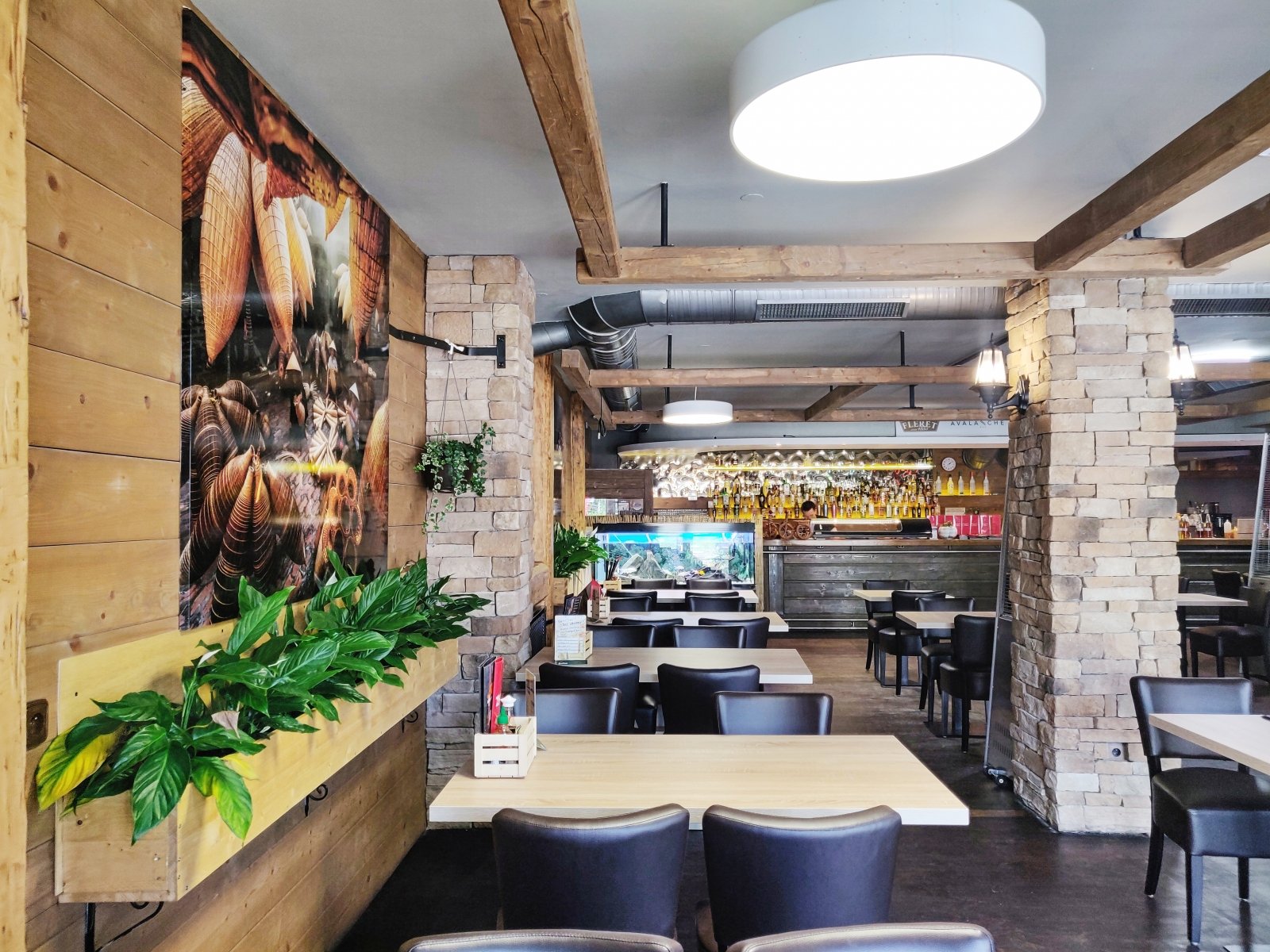 SAM restaurant & sushi bar